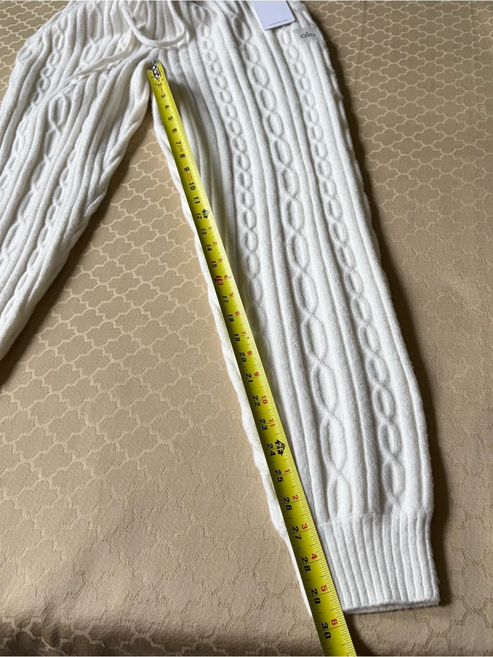 NWT ALO Yoga White Cable Knit Winter Bliss Pant Jogger Sweatpant Size Large - Picture 10 of 11